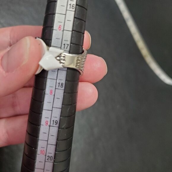 **Final Sale** Two tone square rhinestone ring size 7 - Picture 4 of 8